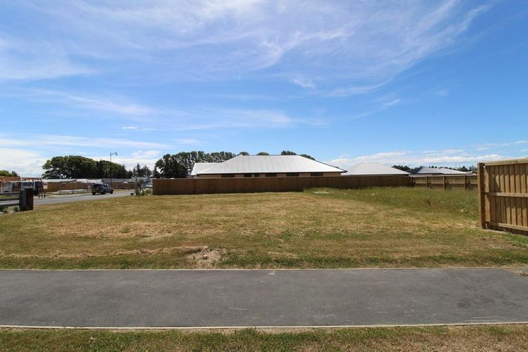 Photo of property in 15 Withers Crescent, Halswell, 8025