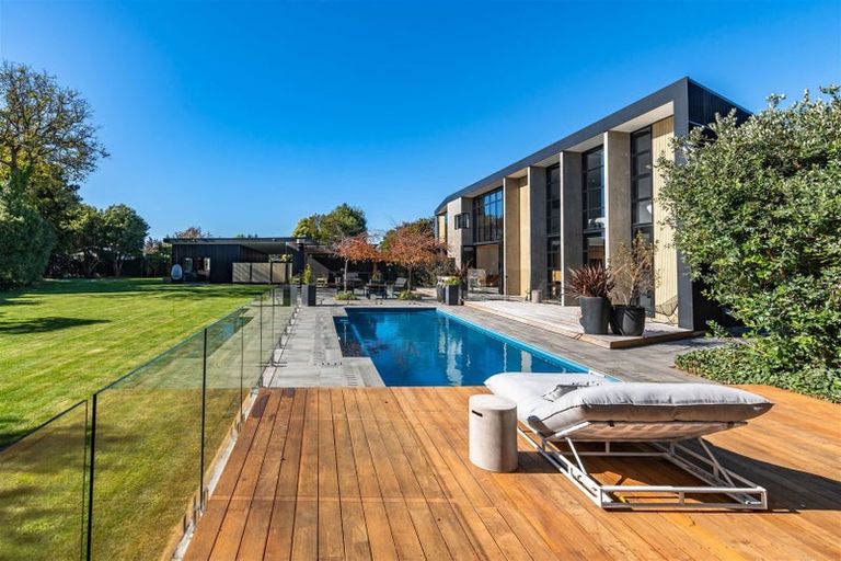 Photo of property in 9 Walnut Avenue, Strowan, Christchurch, 8052