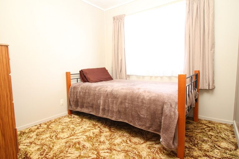 Photo of property in 97 Vodanovich Road, Te Atatu South, Auckland, 0610