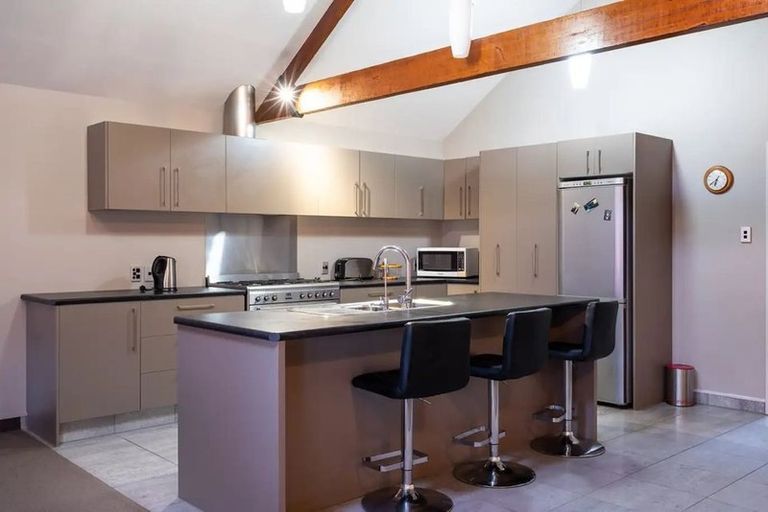 Photo of property in 10/2 Manor Place, Dunedin Central, Dunedin, 9016