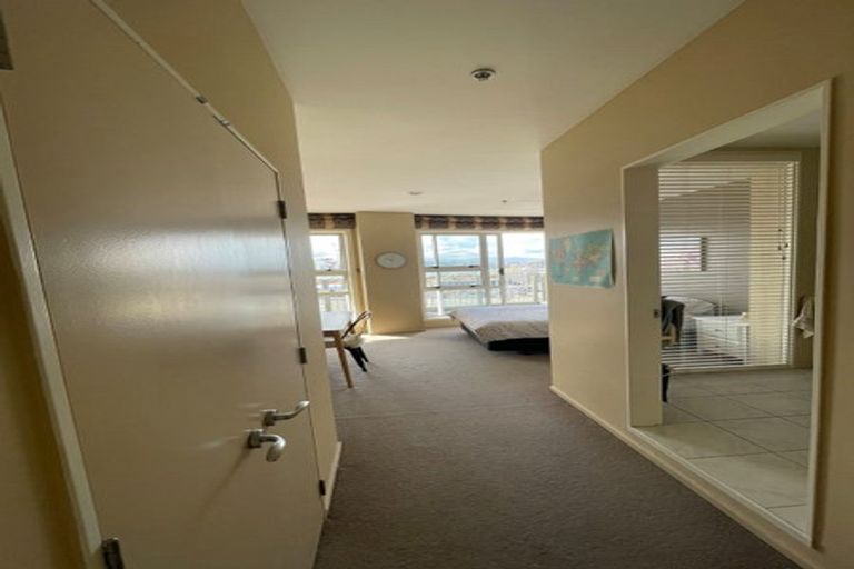 Photo of property in Stadium Garden Flats, 506/107 Thorndon Quay, Pipitea, Wellington, 6011