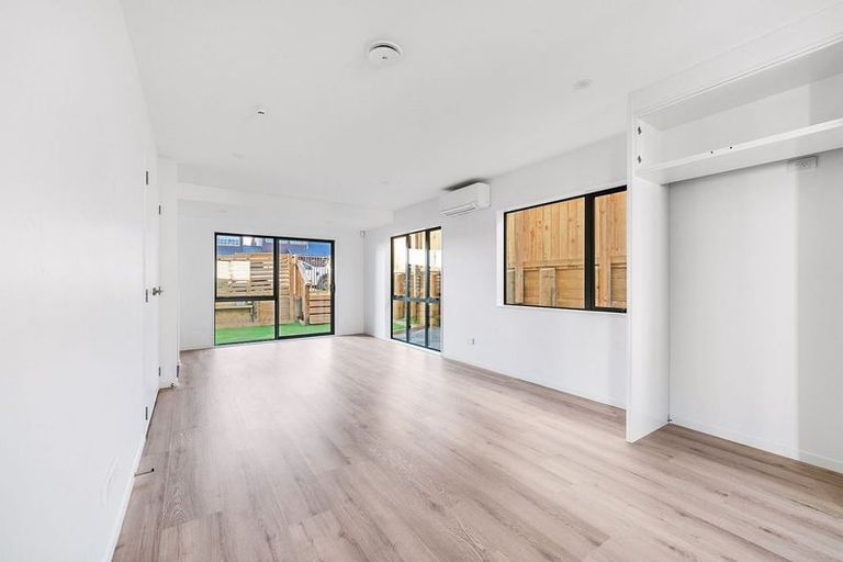 Photo of property in 53f Evans Road, Glen Eden, Auckland, 0602