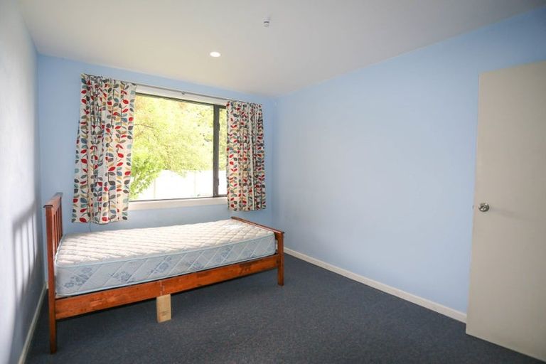 Photo of property in 124 Memorial Avenue, Burnside, Christchurch, 8053