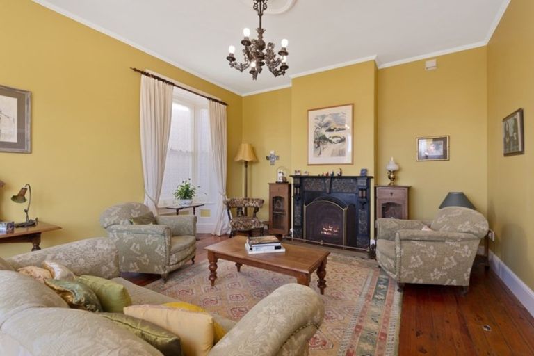 Photo of property in 16 Godley Quay, Lyttelton, 8082