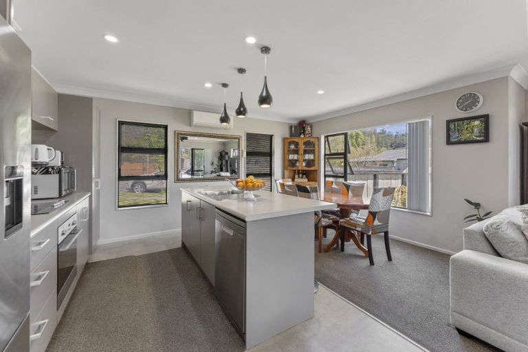 Photo of property in 6 Poppy Watts Grove, Stokes Valley, Lower Hutt, 5019