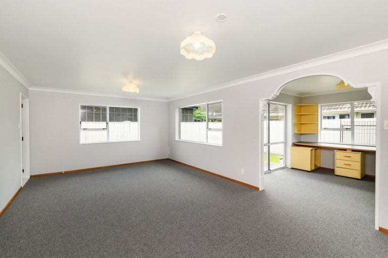 Photo of property in 4 Clendon Court, Roslyn, Palmerston North, 4414