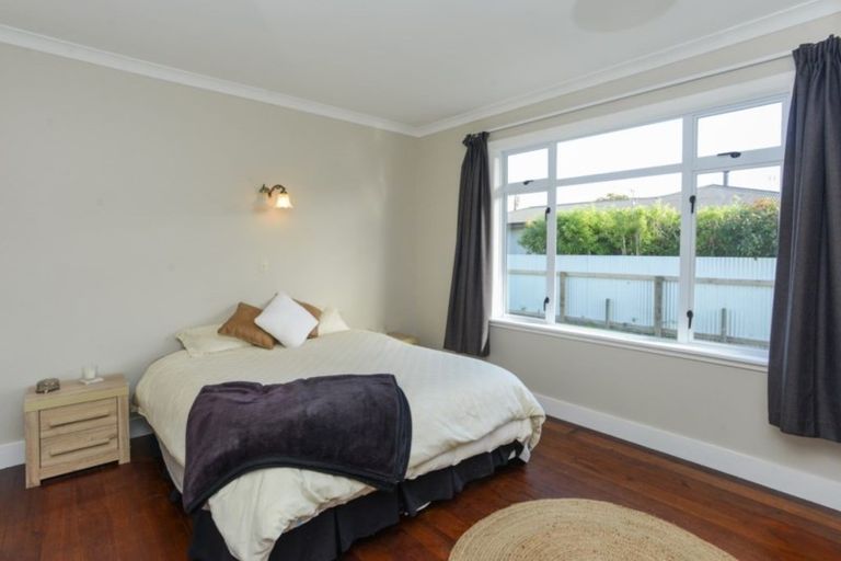 Photo of property in 20 Petane Road, Bay View, Napier, 4104
