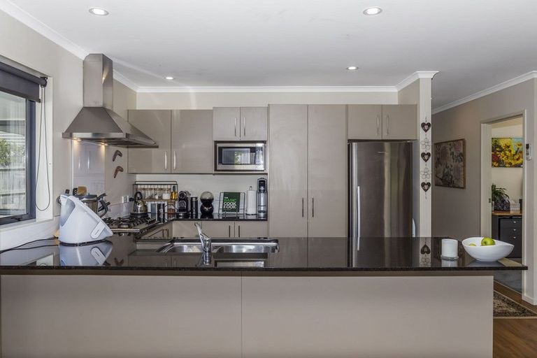 Photo of property in 6 Maylee Crescent, Gulf Harbour, Whangaparaoa, 0930