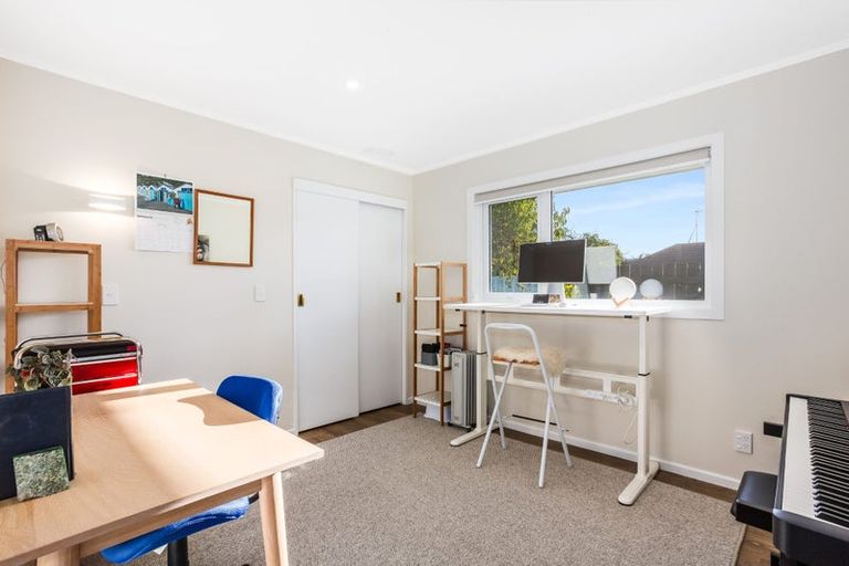 Photo of property in 13 Fleetwood Grove, Waikanae, 5036