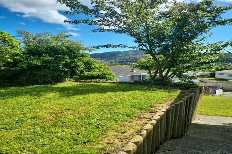 Photo of property in 16 Tyrone Grove, Wainuiomata, Lower Hutt, 5014