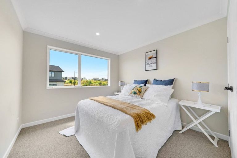 Photo of property in 52 Emerald Avenue, Rosehill, Papakura, 2113