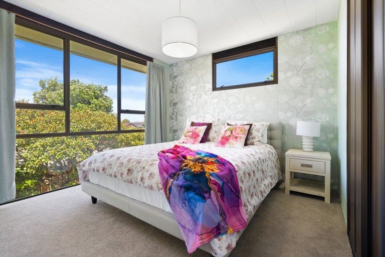 Photo of property in 1 Shearwater Street, One Tree Point, 0118