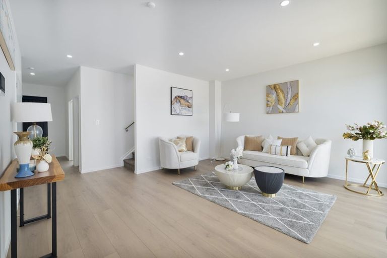 Photo of property in 20 Kaititiko Road, Rosehill, 2113