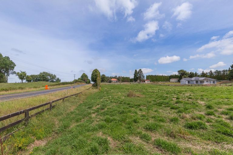 Photo of property in 3 Sydney Owen Road, Kingseat, Pukekohe, 2679