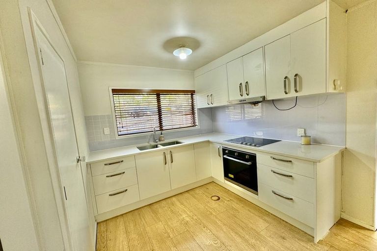 Photo of property in 18 Banyan Drive, Totara Heights, Auckland, 2105