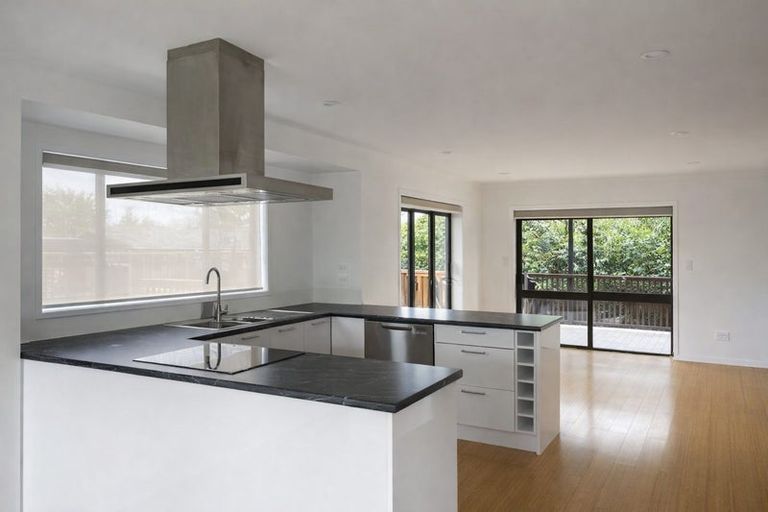 Photo of property in 3 Elrita Place, Conifer Grove, Takanini, 2112