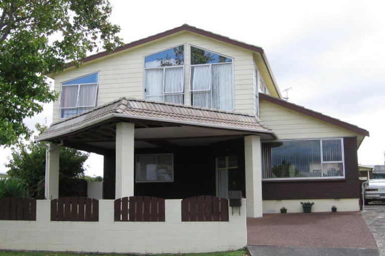 Photo of property in 5 Prior Place, Glendene, Auckland, 0602