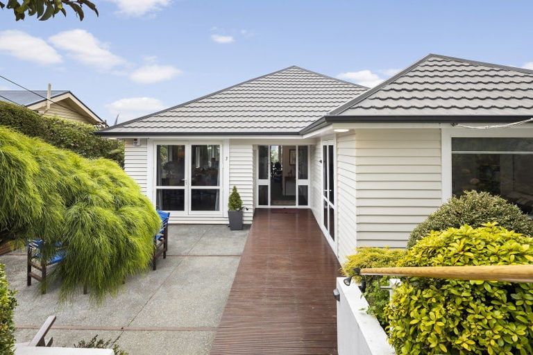 Photo of property in 7 Mertoun Terrace, Highbury, Wellington, 6012