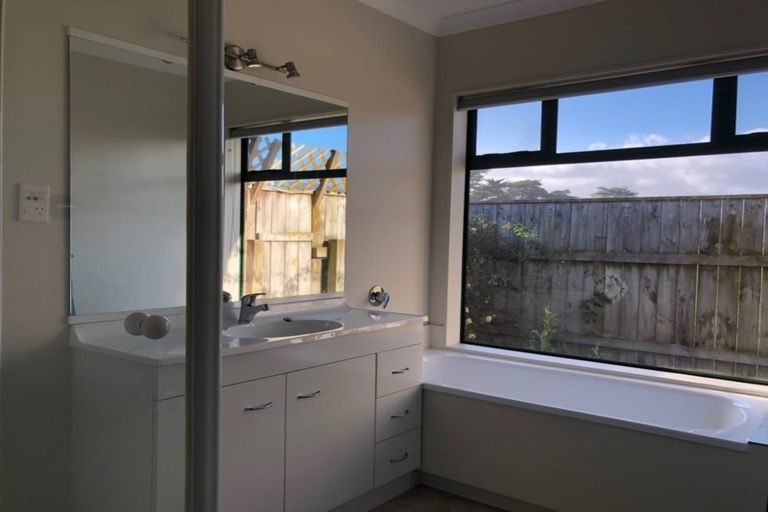 Photo of property in 13 Brendan Drive, Te Horo Beach, Otaki, 5581