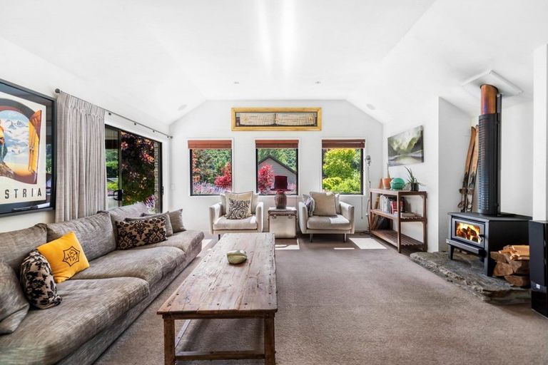 Photo of property in 6 Chartres Lane, Arrowtown, 9302