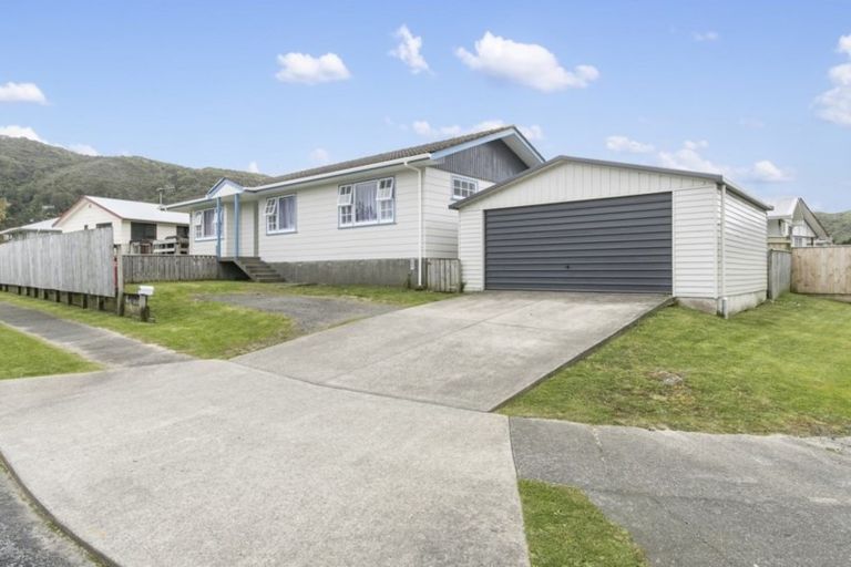 Photo of property in 2 Stockdale Street, Wainuiomata, Lower Hutt, 5014