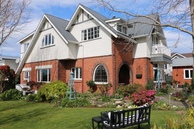 Photo of property in 2 Hart Street, Maori Hill, Timaru, 7910