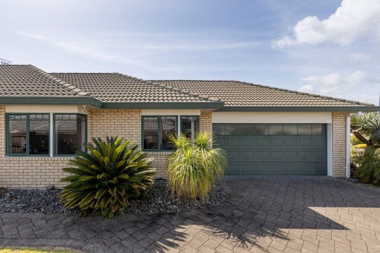 Photo of property in 11 Santa Monica Drive, Papamoa Beach, Papamoa, 3118