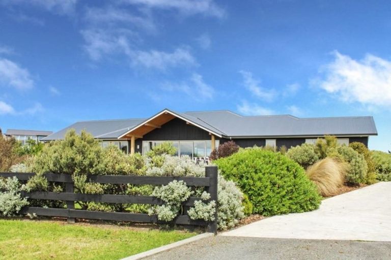 Photo of property in 37 Branksome Place, Aokautere, Palmerston North, 4471