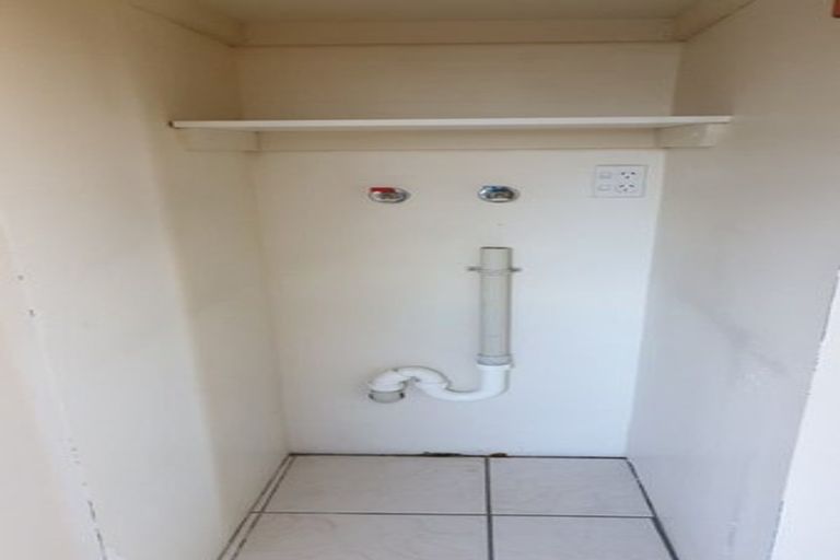 Photo of property in 6 Northcross Drive, Oteha, Auckland, 0632