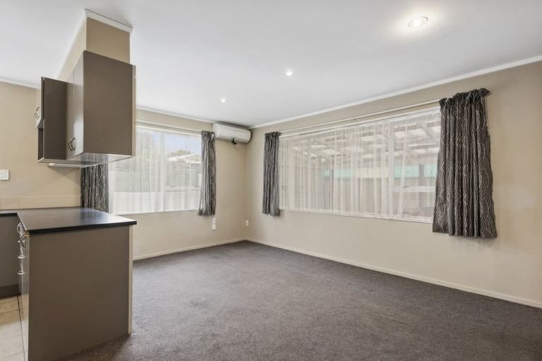 Photo of property in 2/48 Gibbons Street, Upper Hutt Central, Upper Hutt, 5018