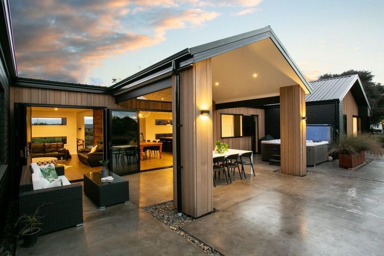 Photo of property in 3/45 Saint Kilda Road, Cambridge, 3434