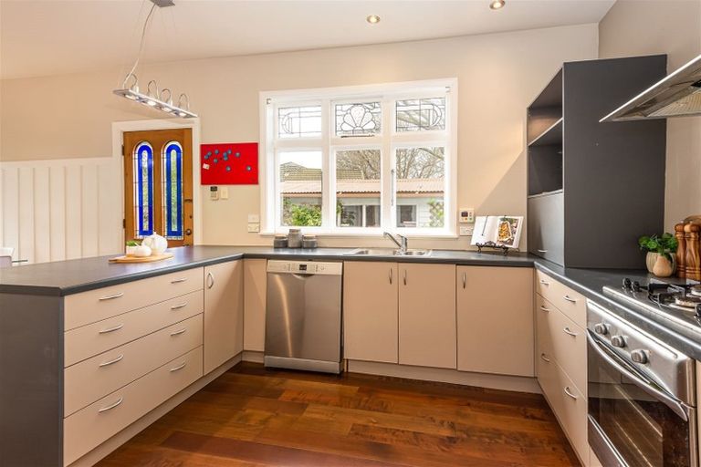 Photo of property in 28 Massey Crescent, St Albans, Christchurch, 8014