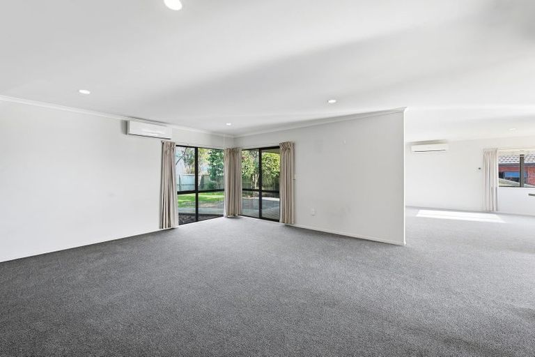 Photo of property in 4 Owhatiura Drive, Lynmore, Rotorua, 3010