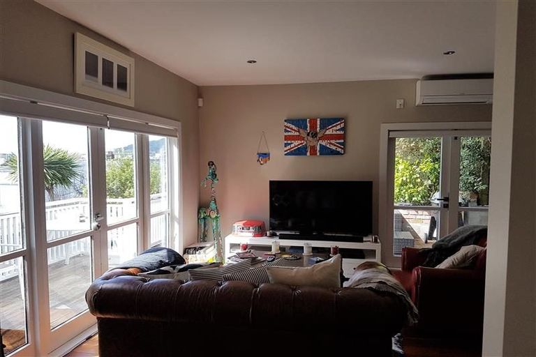 Photo of property in 8 Boston Terrace, Aro Valley, Wellington, 6021