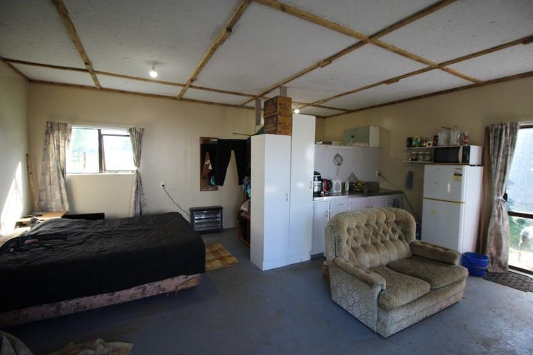 Photo of property in 141 Valley Road, Woodville, 4998