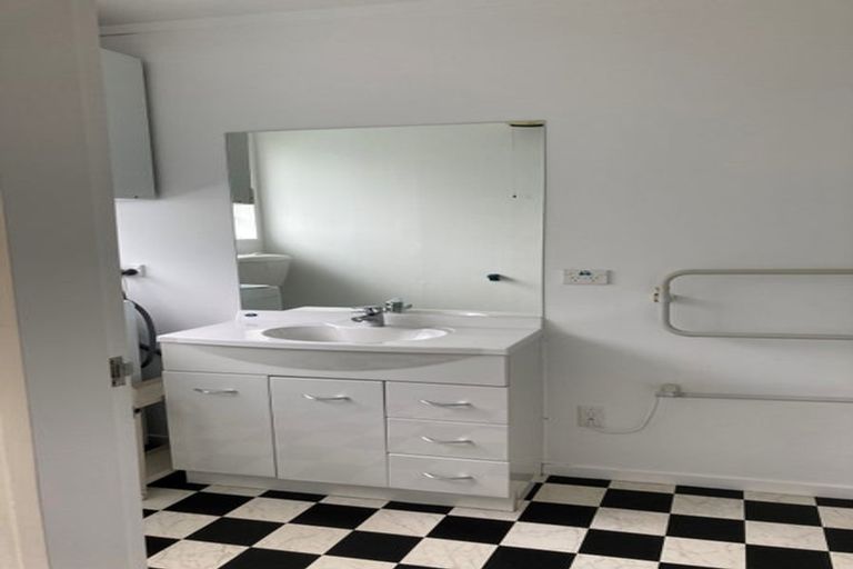 Photo of property in 47 Chartwell Drive, Crofton Downs, Wellington, 6035