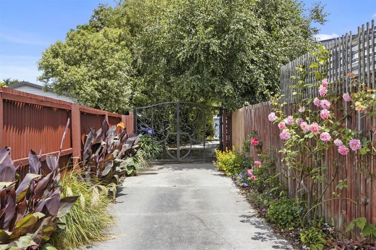 Photo of property in 7 Sawtell Place, Northcote, Christchurch, 8052
