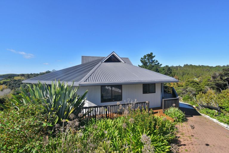Photo of property in 45 Brick Bay Drive, Sandspit, Warkworth, 0982