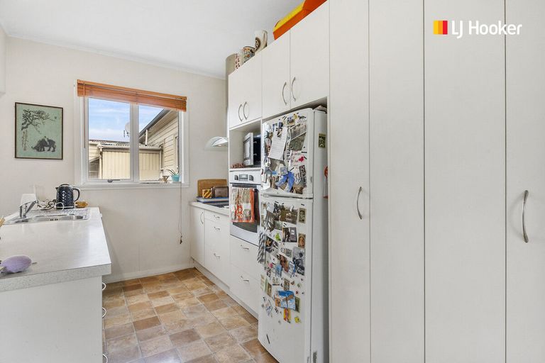 Photo of property in 23 Royal Crescent, Saint Kilda, Dunedin, 9012