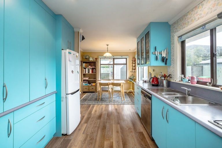 Photo of property in 105 Watt Street, Featherston, 5710