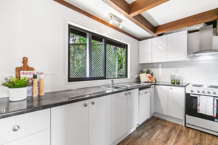 Photo of property in 82d Verbena Road, Birkdale, Auckland, 0626