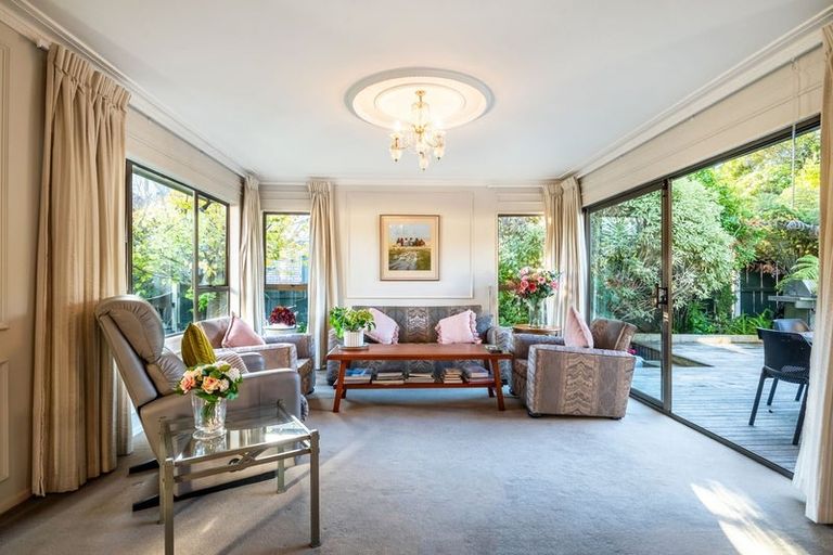 Photo of property in 2/19 Amante Crescent, Mairangi Bay, Auckland, 0630