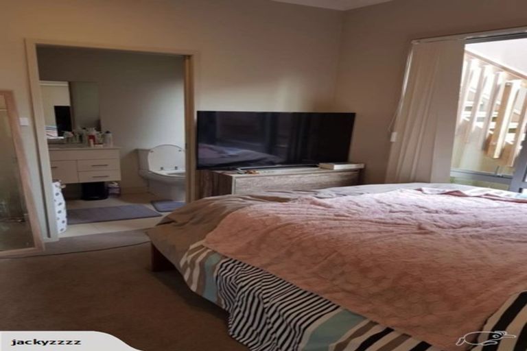 Photo of property in 32 Horizon View Road, Oteha, Auckland, 0632