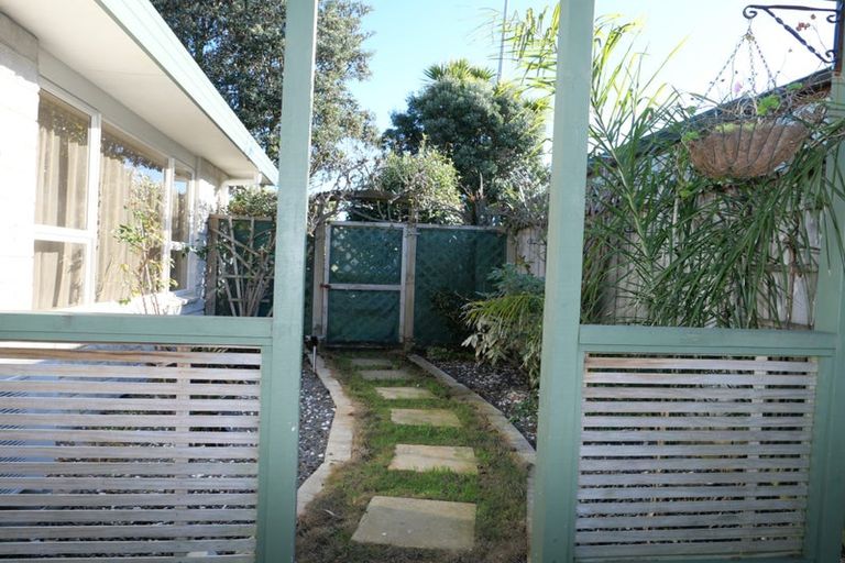 Photo of property in 69 Guildford Drive, Paraparaumu, 5032