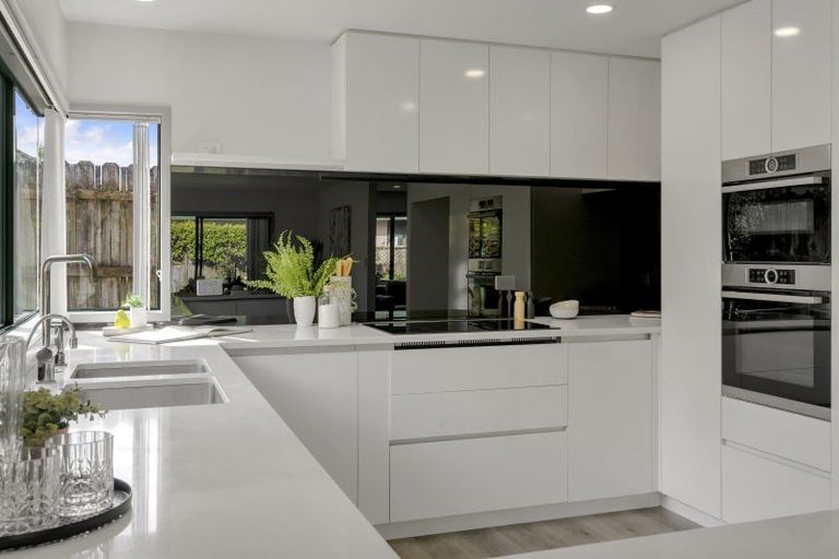 Photo of property in 2/14 Travers Place, Northpark, Auckland, 2013