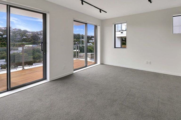 Photo of property in 3/67 Tiketike Way, Brooklyn, Wellington, 6021