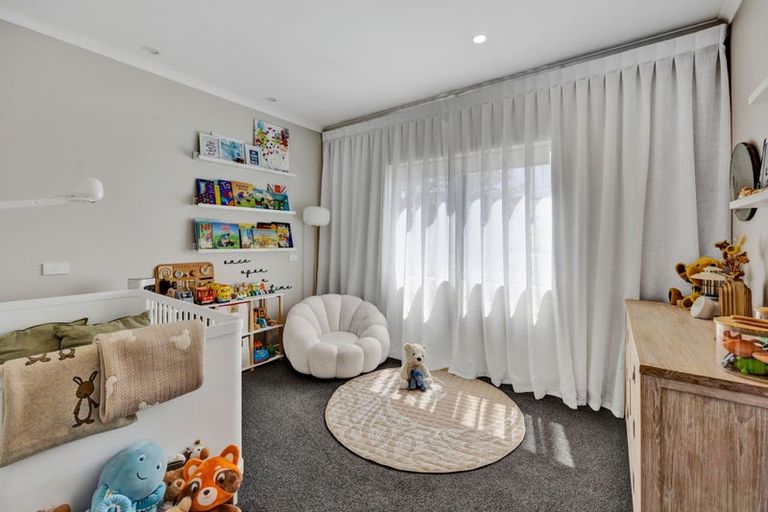 Photo of property in 24f Maire Street, Inglewood, 4330