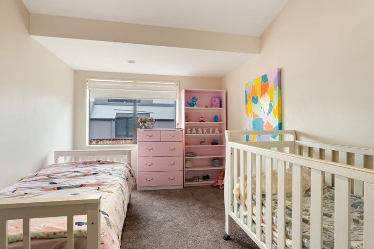 Photo of property in 1/30 Marine Parade, Mount Maunganui, 3116