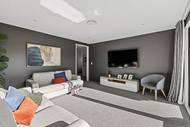 Photo of property in 15 Luxembourg Crescent, Halswell, Christchurch, 8025