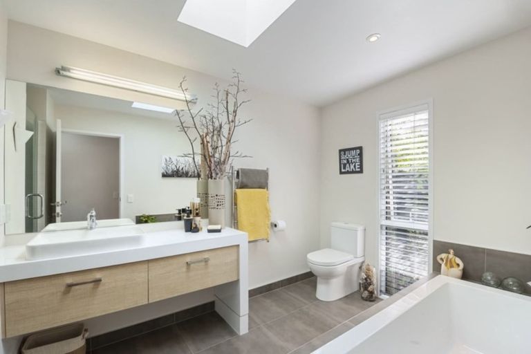 Photo of property in 62 Montgomery Crescent, Kinloch, Taupo, 3377